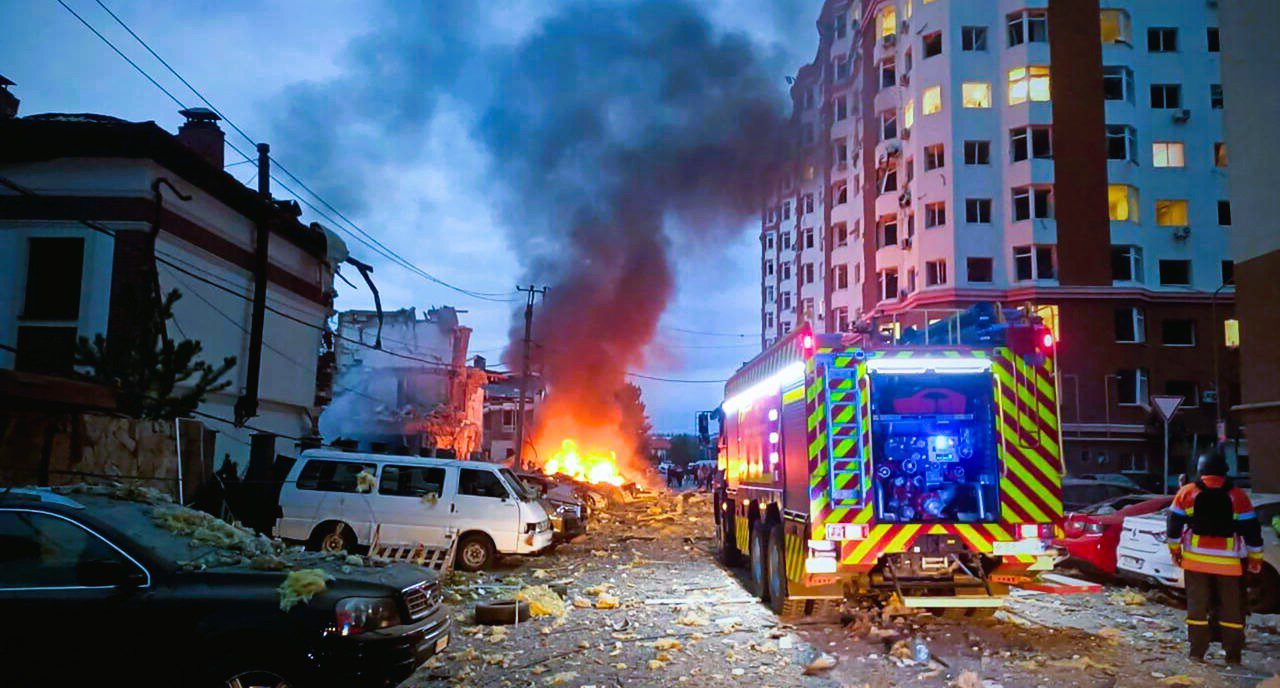 Russia का भीषण हमला: Ukraine पर रातभर बरसे ड्रोन और मिसाइलें