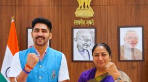 Boxer Vijender Met CM Saini.
