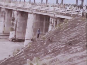 Girl Suicide In Yamuna River.