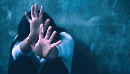 Delhi University की छात्रा पर एसिड अटैक, आरोपी फरार