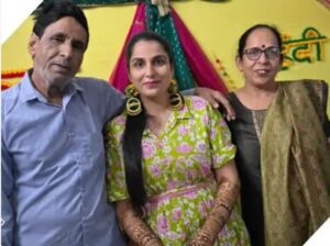 Hisar Lady Teacher In KBC.