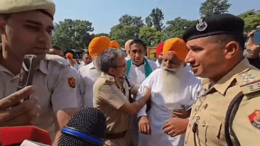 Gurnam Singh Chaduni Slapped.