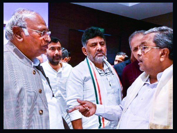 Karnataka Congress में सत्ता संघर्ष CM बदलने की बढ़ी मांग