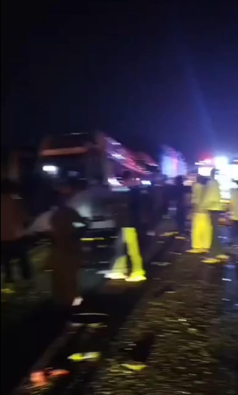 Phalodi Road Accident: फलोदी में दर्दनाक सड़क हादसा, खड़े ट्रक से टकराई टेंपो ट्रैवलर, 15 लोगों की मौत
