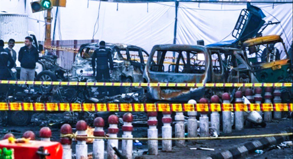 Delhi Blast: जांच में खुलासा, दिल्ली में फिदायीन हमला नहीं, संदिग्ध ने हड़बड़ी में किया धमाका !