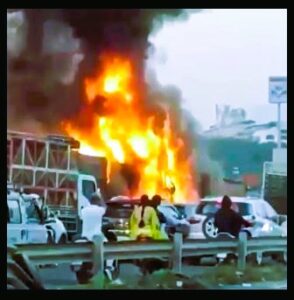 Pune Accident News: पुणे हादसे में 8 लोग जिंदा जले