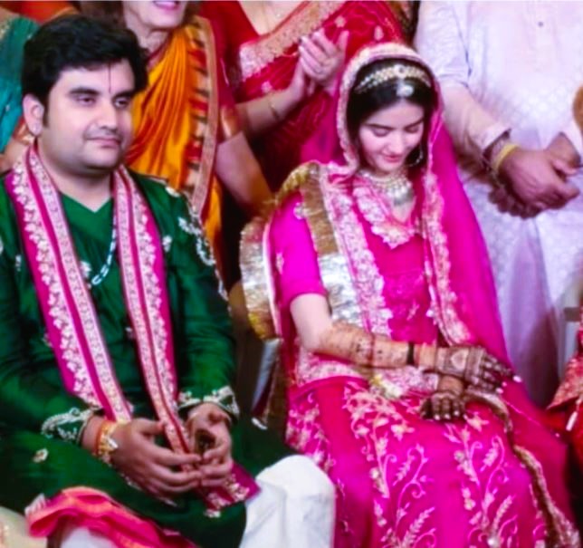 कथावाचक Indresh Upadhyay और शिप्रा की शादी की पहली तस्वीर सामने आई !
