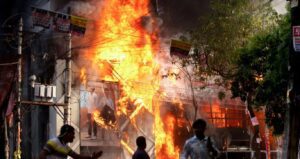 हिंसा की आग में जल रहे Bangladesh में अब नहीं मिलेंगे Condom !