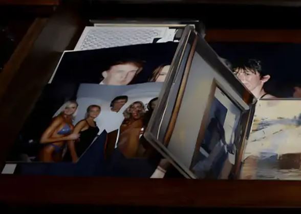 The Epstein Files: नाबालिग की शिकायत से दुनिया का सबसे बड़ा हाई-प्रोफाइल सेक्स स्कैंडल कैसे उजागर हुआ ? एपस्टीन फाइल्स की पूरी कहानी