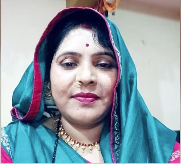 Jhansi First Lady Auto Driver.