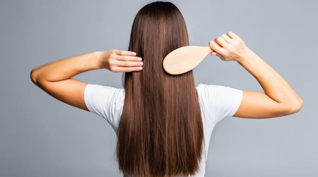 Haircare Tips: नारियल तेल में मिलाएं ये एक चीज, हेयर फॉल और डैंड्रफ जड़ से होगा खत्म !