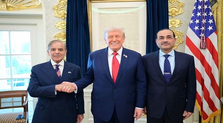 Pakistan के Defence Minister Khawaja Asif का बड़ा खुलासा, America ने हमें टॉयलेट पेपर की तरह इस्तेमाल किया है...!