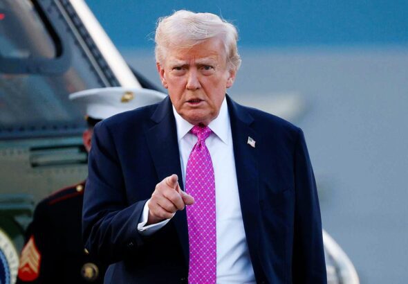 Iran की बमबारी के बीच Ali Larijani की US को चेतावनी, कहा-तुम निपट जाओगे, सीज़फायर के लिए Trump तैयार ?